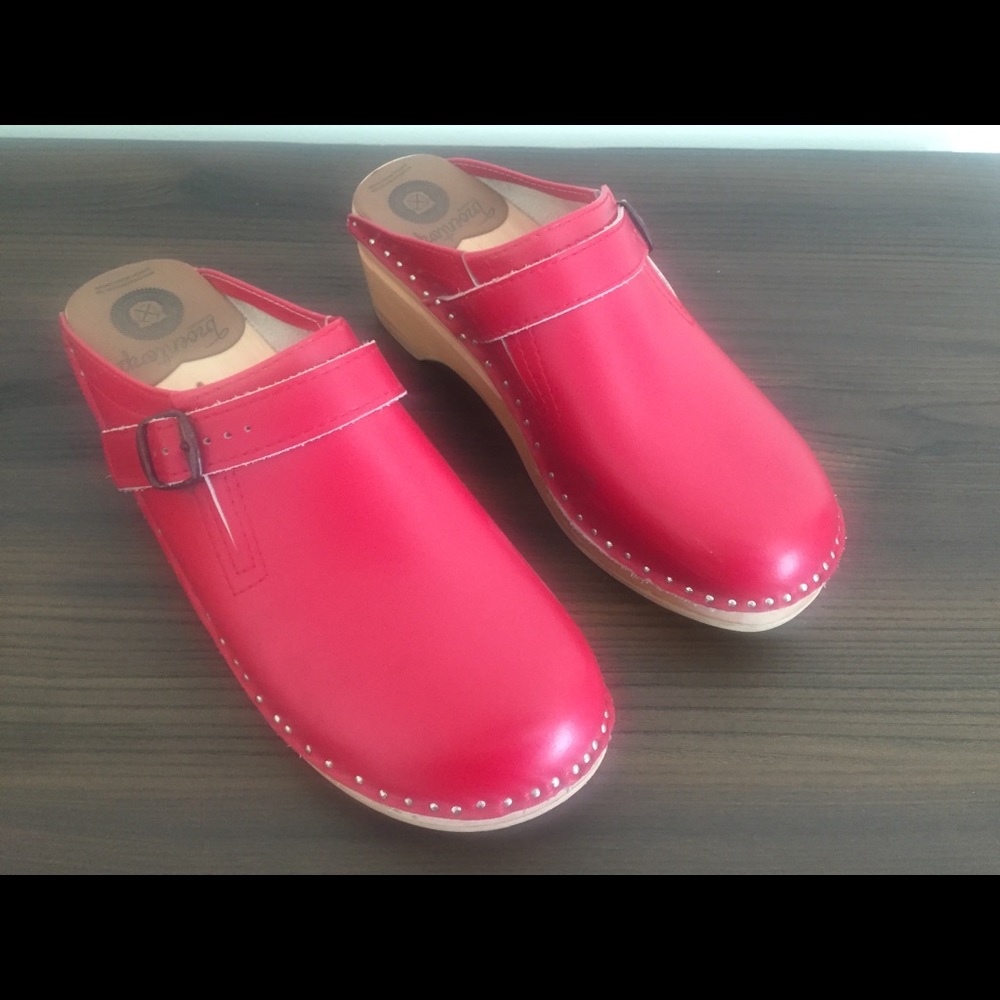Troentorp Raphael Clogs, Raspberry Red